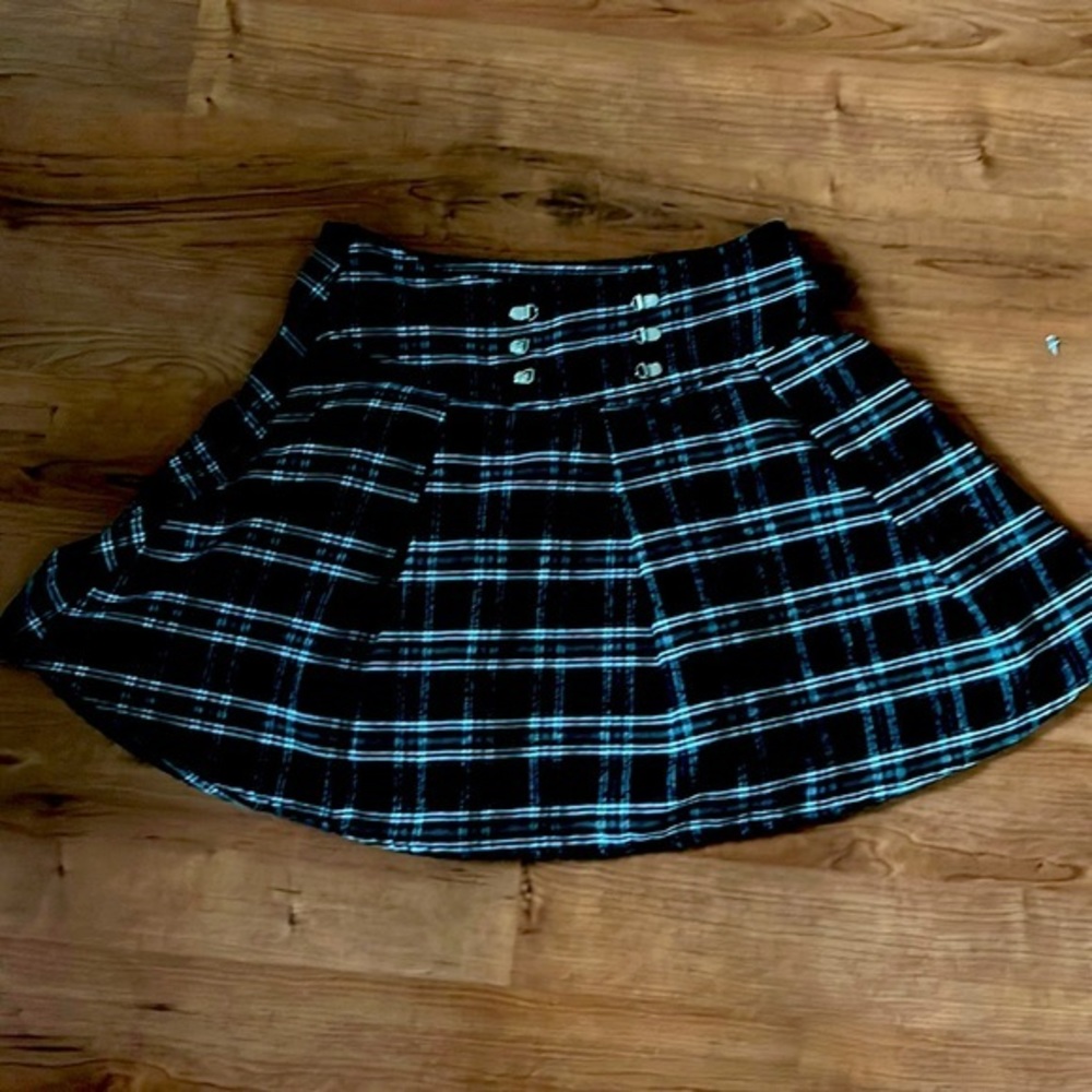 Lace-up front black & white plaid pleated skirt from shein